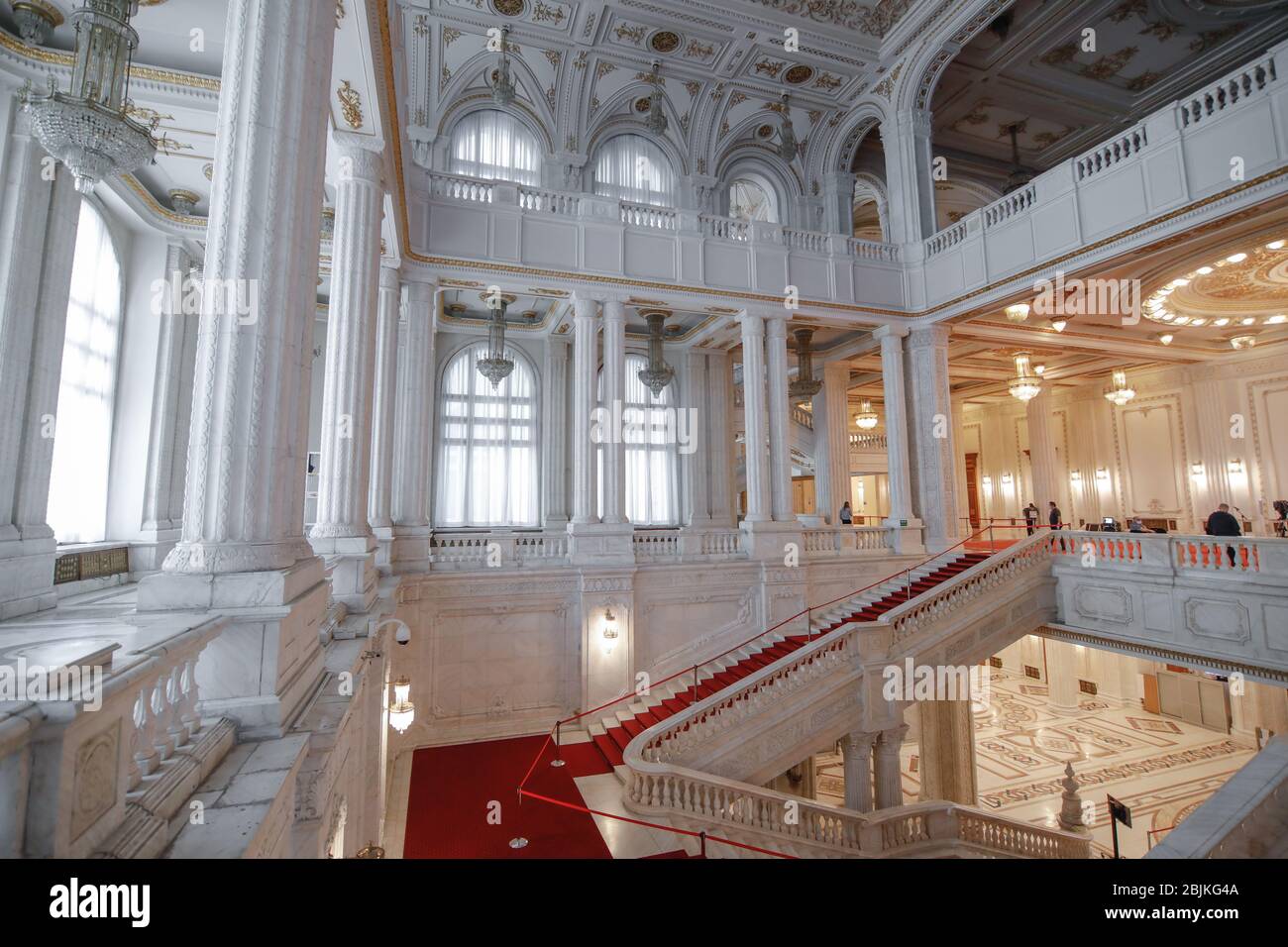 Bucarest, Romania - 28 aprile 2020: Dettagli dal Palazzo del Parlamento rumeno. Foto Stock