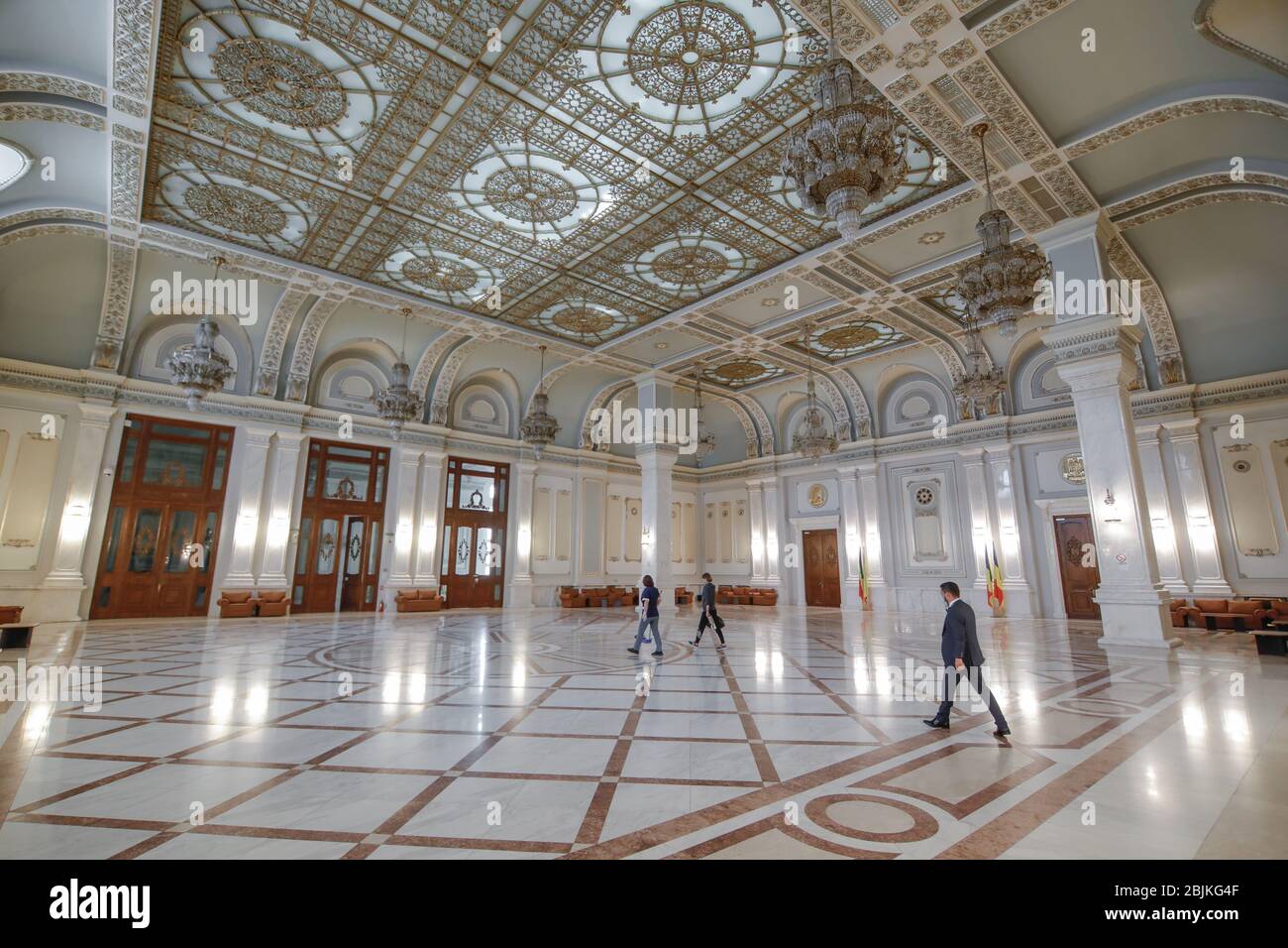 Bucarest, Romania - 28 aprile 2020: Dettagli dal Palazzo del Parlamento rumeno. Foto Stock