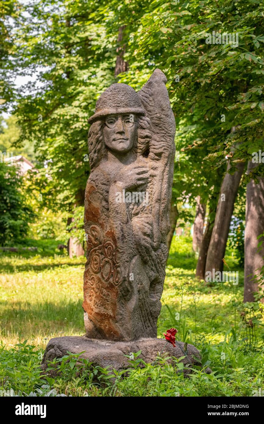 John Lennon Memorial nella città di Mohyliv-Podilskyi in estate, Ucraina Foto Stock