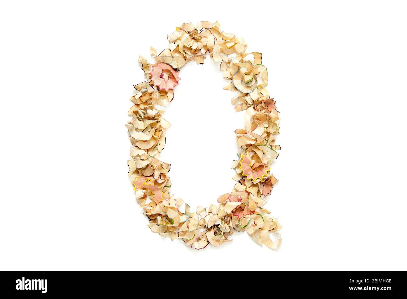 Lettera Q realizzata con trucioli colorati per l'uso nel disegno. Foto Stock
