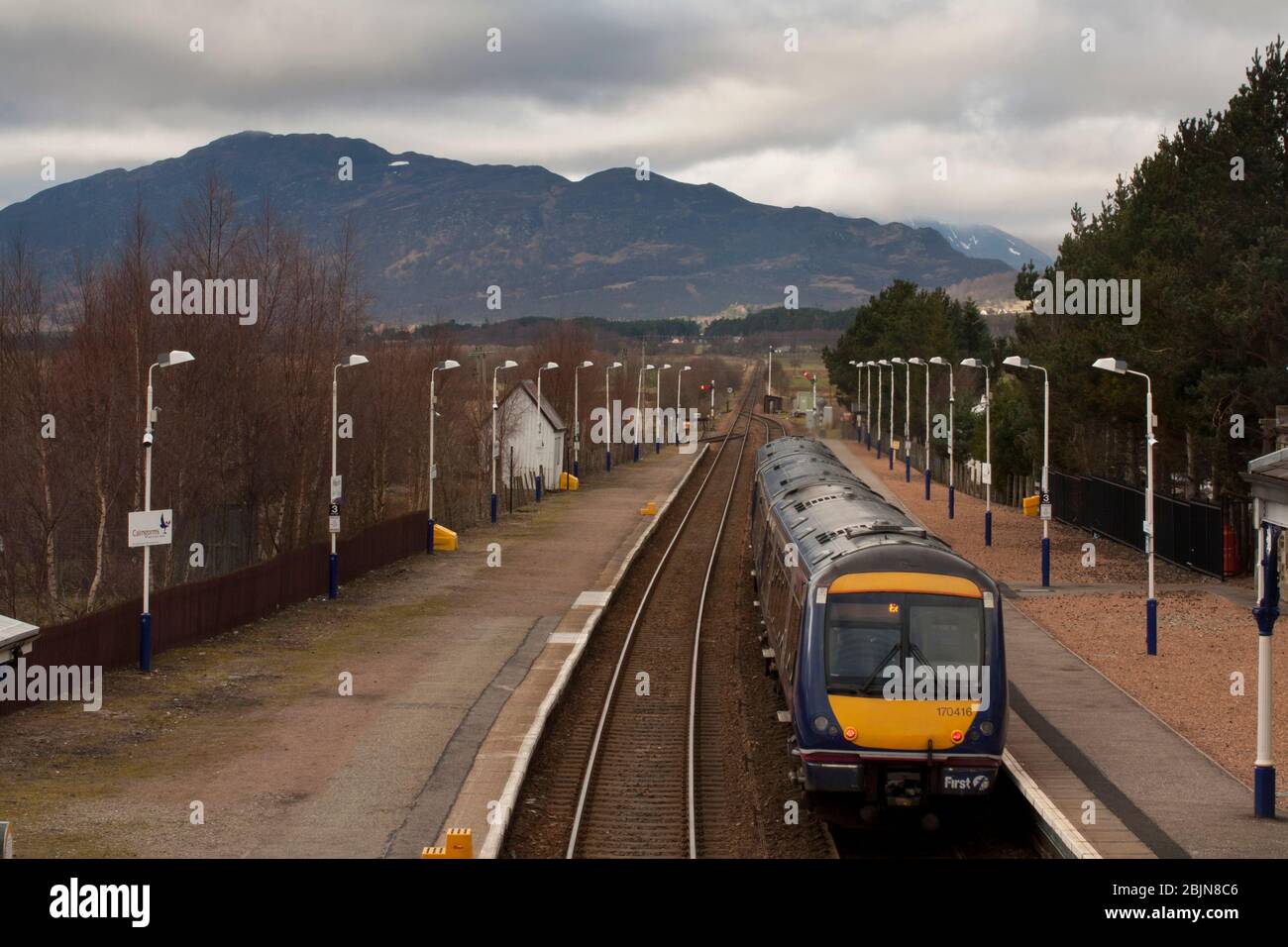 Scottrail treno a Kingussie stazione, Highland Scozia Foto Stock