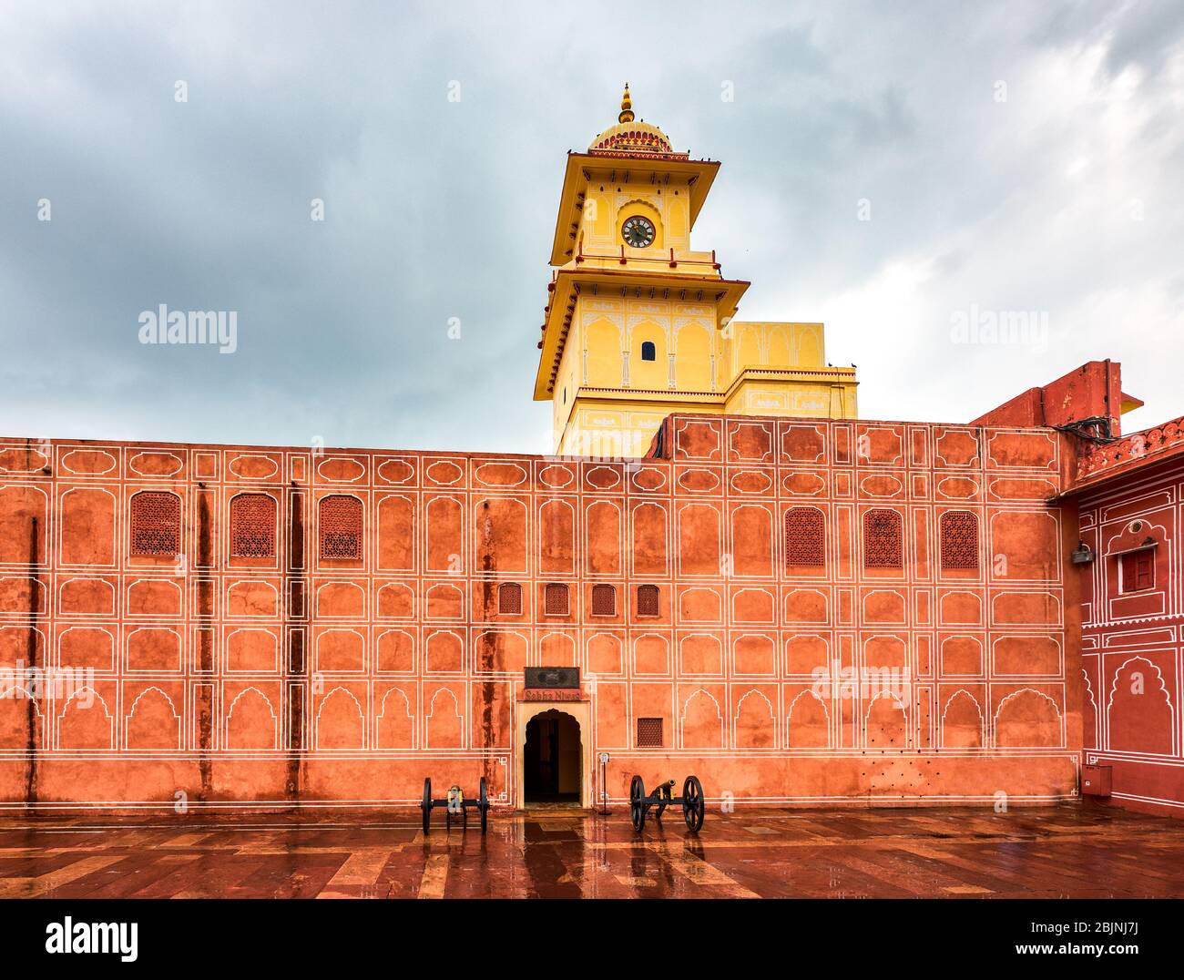 Jaipur, Rajasthan / India - 29 settembre 2019: Sabha Niwas (Diwan-e-AAM) sala del pubblico a Jaipur City Palace in Rajasthan, India Foto Stock