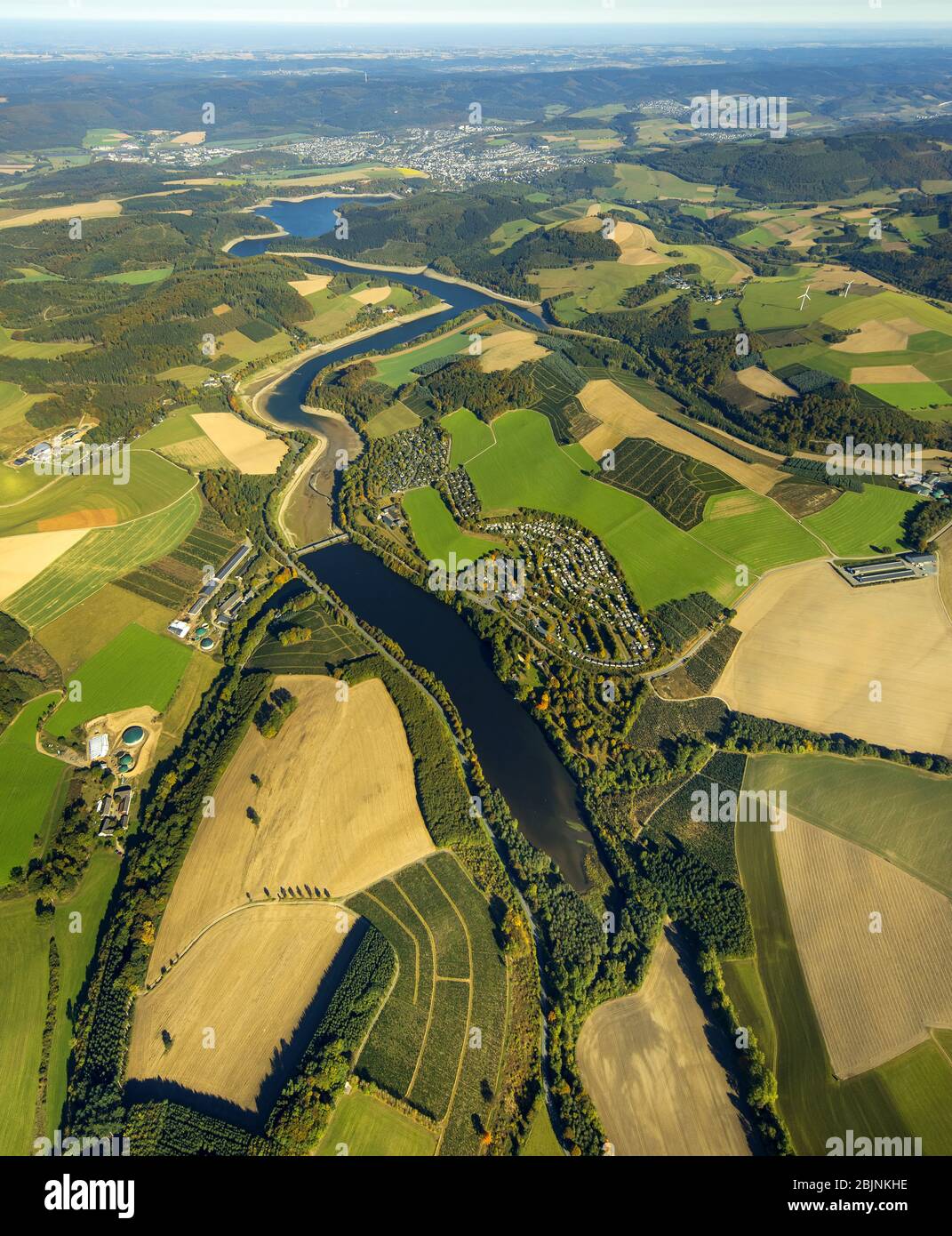 lago Hennesee in Meschede, 16.10.2016, vista aerea, Germania, Renania Settentrionale-Vestfalia, Sauerland, Meschede Foto Stock