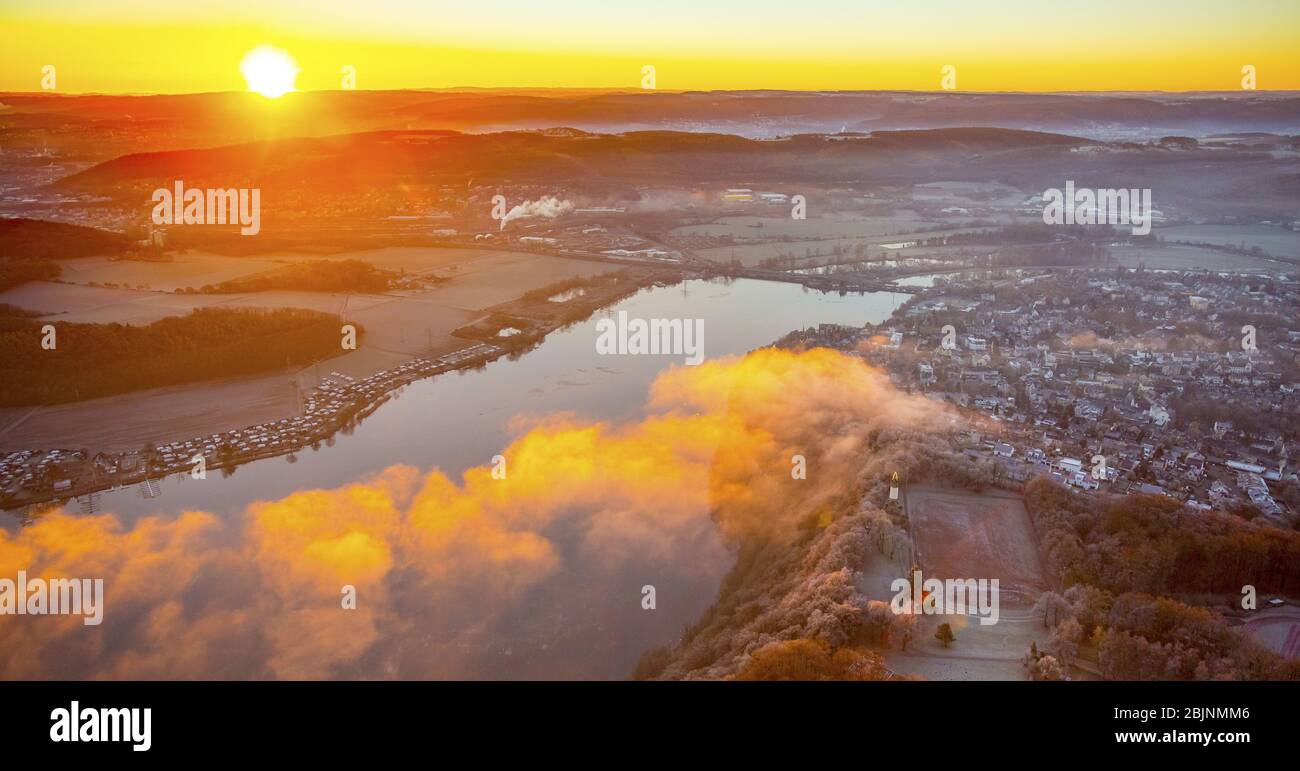 Emissione di gas della centrale combinata di calore e di energia Herdecke sul lago Harkortsee a Wetter in sole serale, 29.11.2016, vista aerea, Germania, Nord Reno-Westfalia, Wetter (Ruhr) Foto Stock