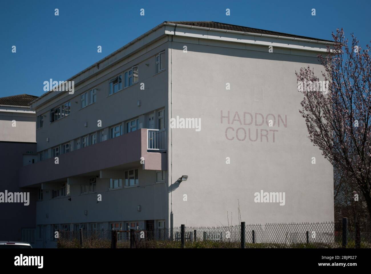 Haddon Court, Trinity Way, Londra W3 Foto Stock