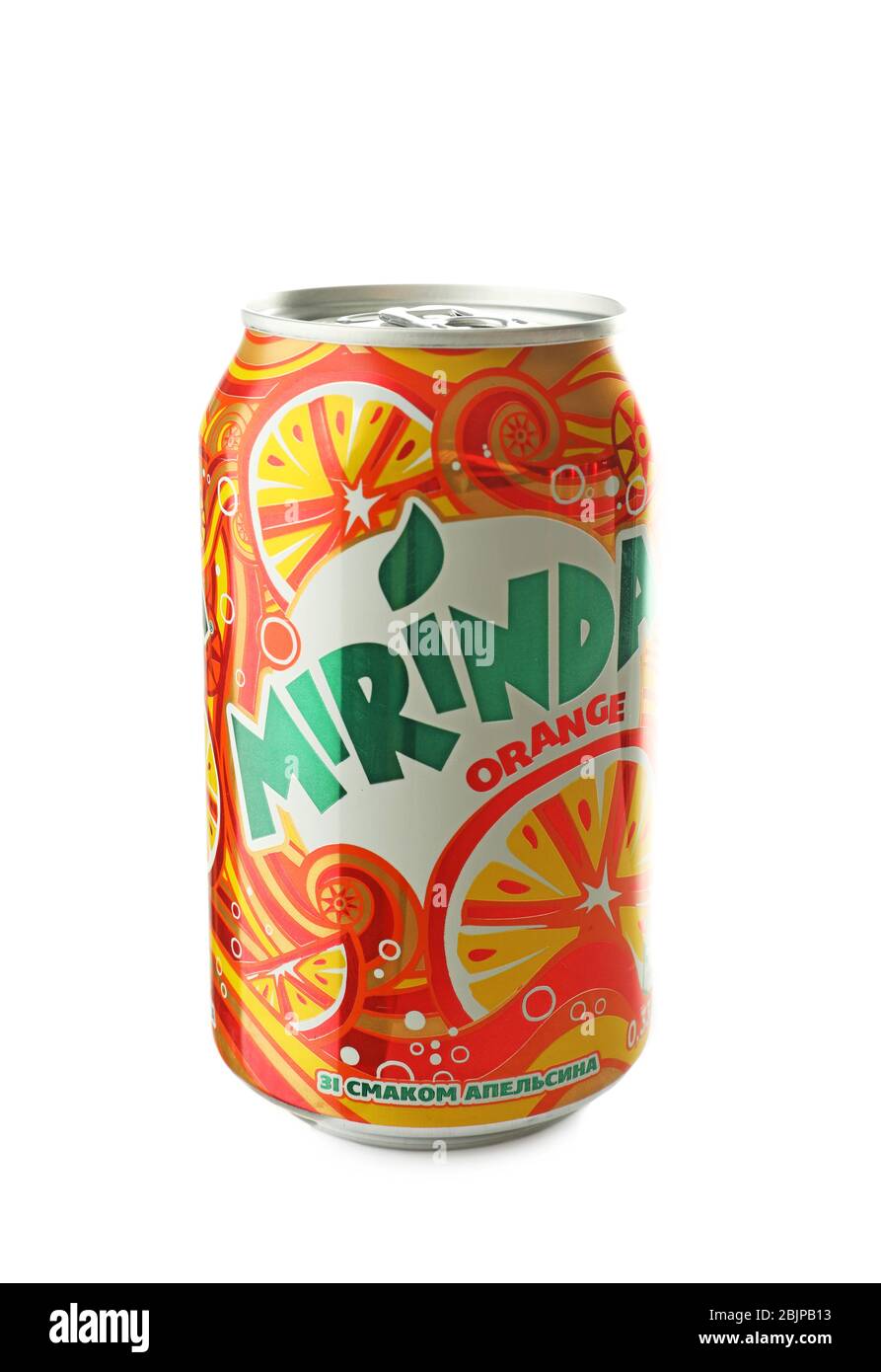 KYIV, UCRAINA - 18 SETTEMBRE 2017: CAN di Mirinda su sfondo bianco Foto Stock