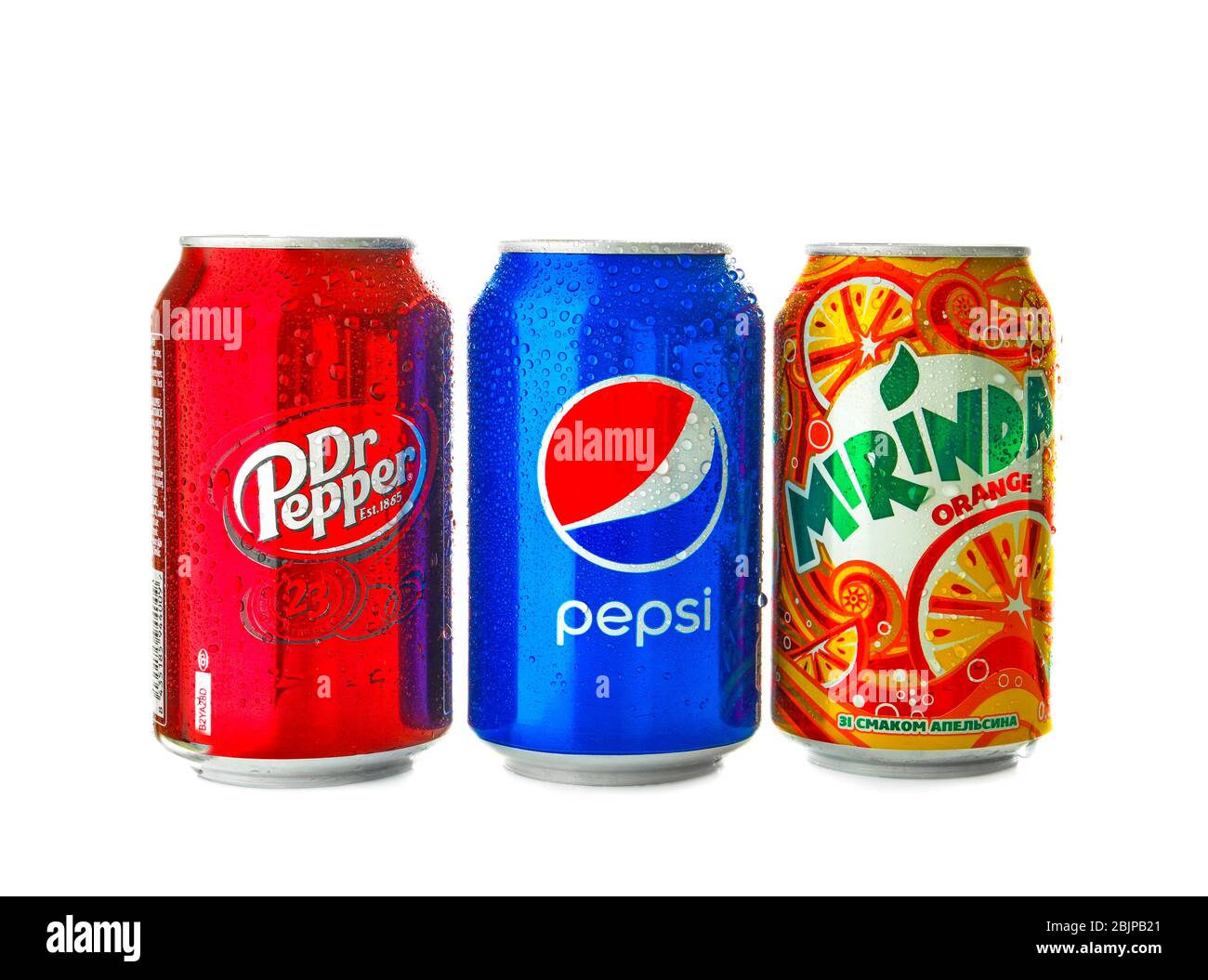 KYIV, UCRAINA - 18 SETTEMBRE 2017: Lattine di Dr Pepper, Pepsi e Mirinda su sfondo bianco Foto Stock