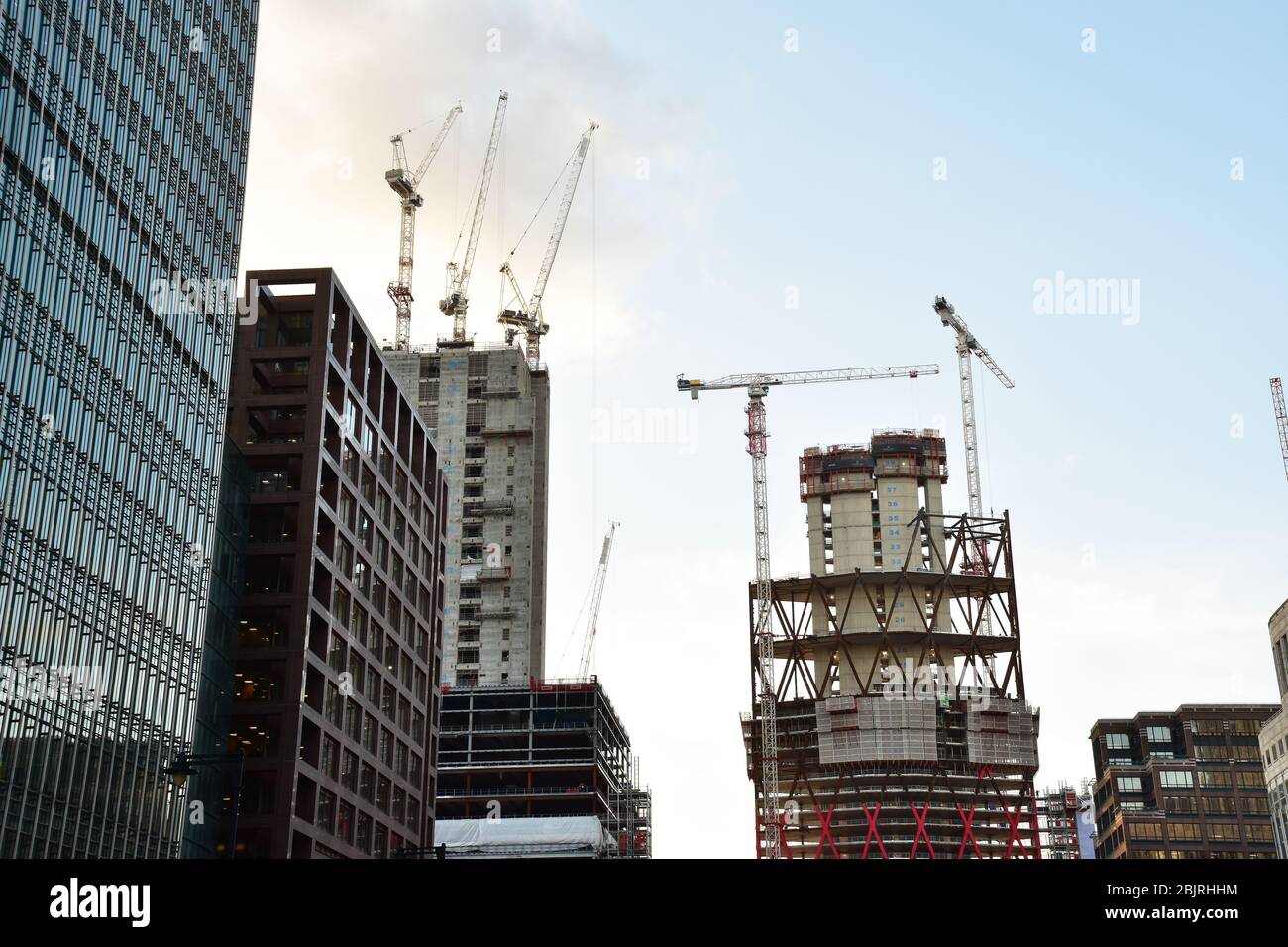 Lavori di costruzione e nuovi edifici per uffici a Canary Wharf, East London, UK Foto Stock