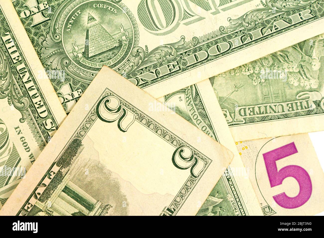 modello di una fattura di due e cinque dollari. primo piano Foto Stock
