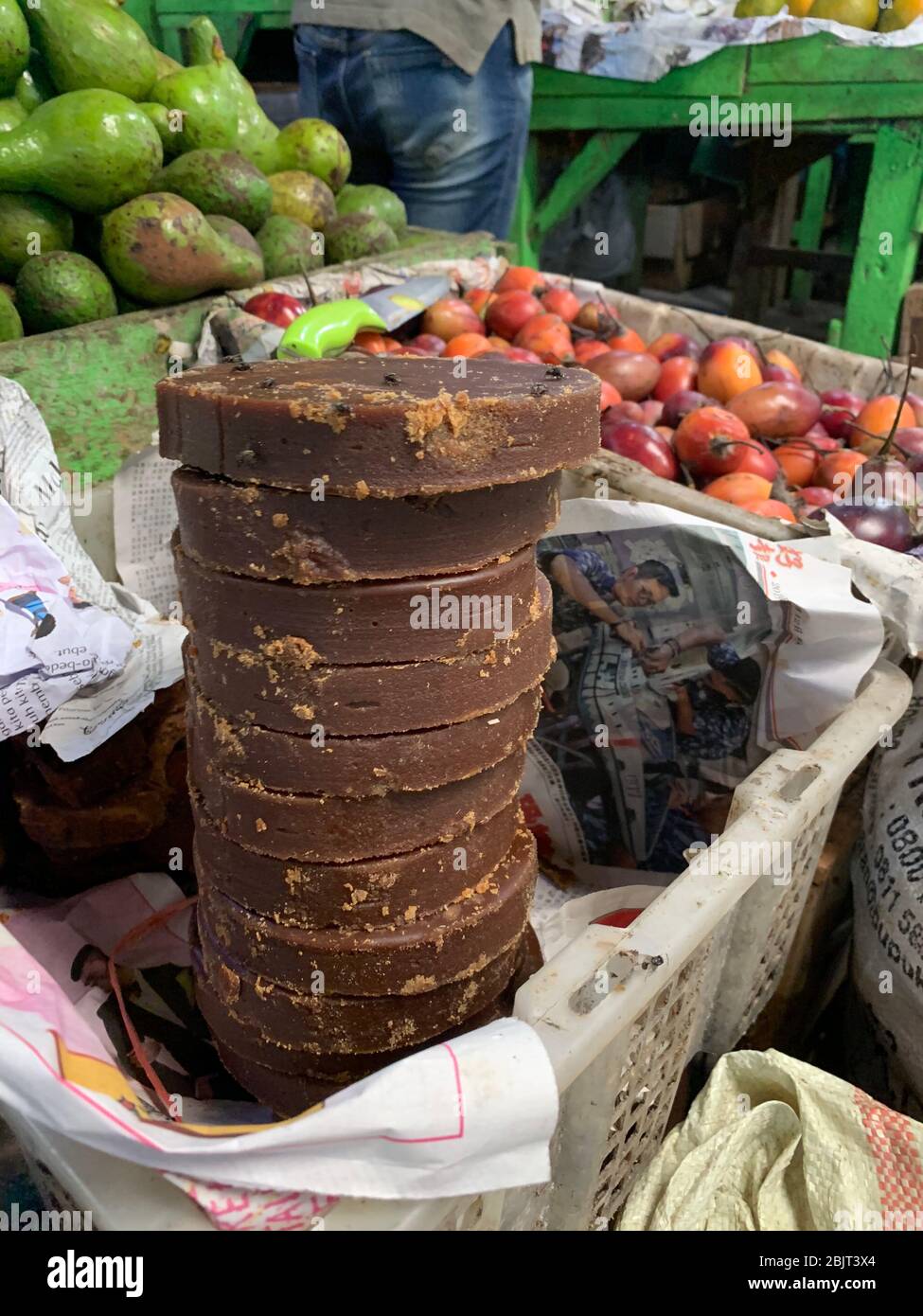 Zucchero di palma nel mercato di Berastagi Foto Stock