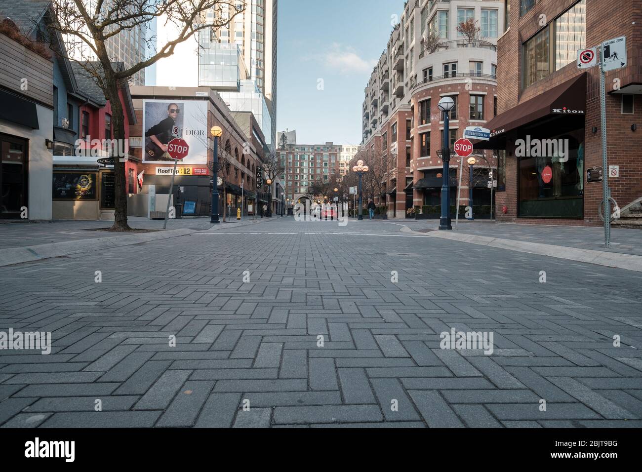 Centro di Toronto durante la pandemia COVID-19 - strade della città vuote Foto Stock