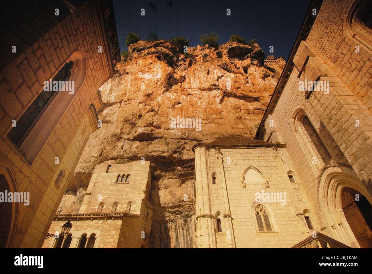 Le chiese del pellegrinaggio sul Cliffside e la chiesa di Notre Dame a Rocamadour, Lot, Francia Foto Stock