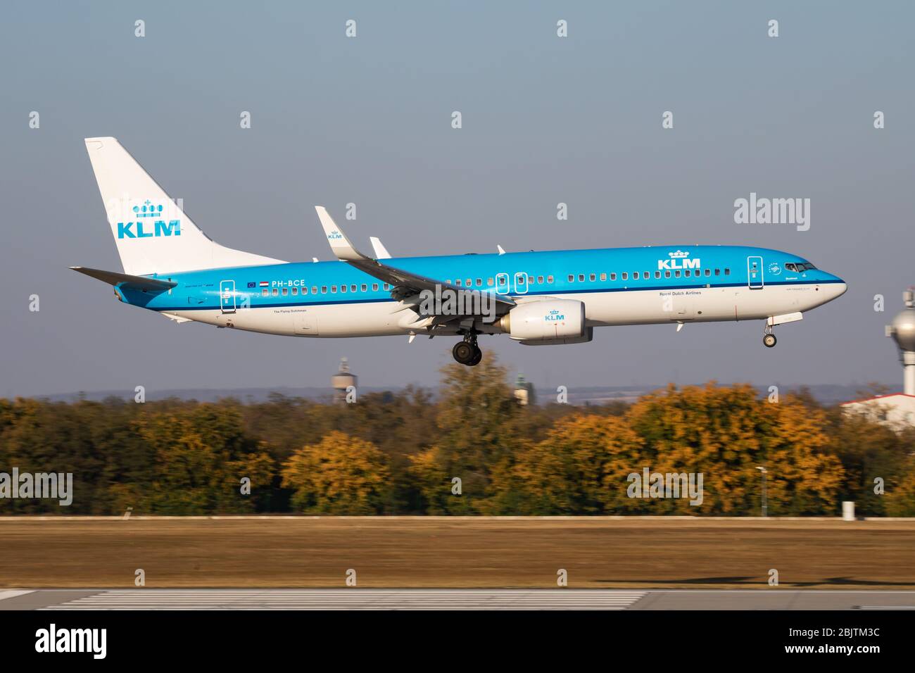 Budapest / Ungheria - 14 ottobre 2018: KLM Boeing 737-800 PH-BCE volo passeggeri arrivo e atterraggio all'aeroporto di Budapest Foto Stock