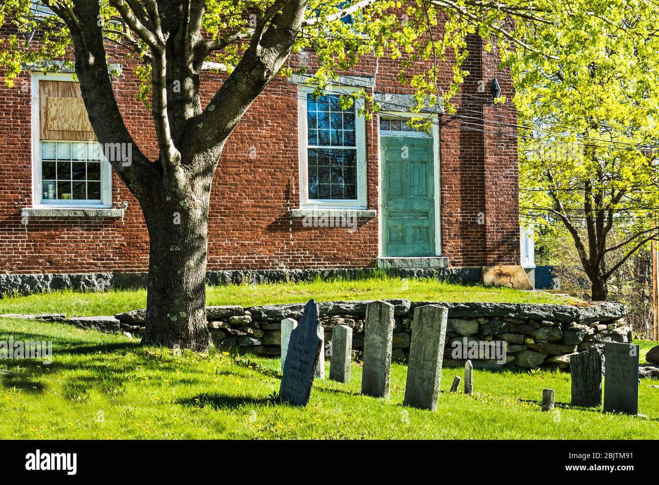 Vecchio cimitero vicino al Municipio a Petersham, Massachusetts Foto Stock
