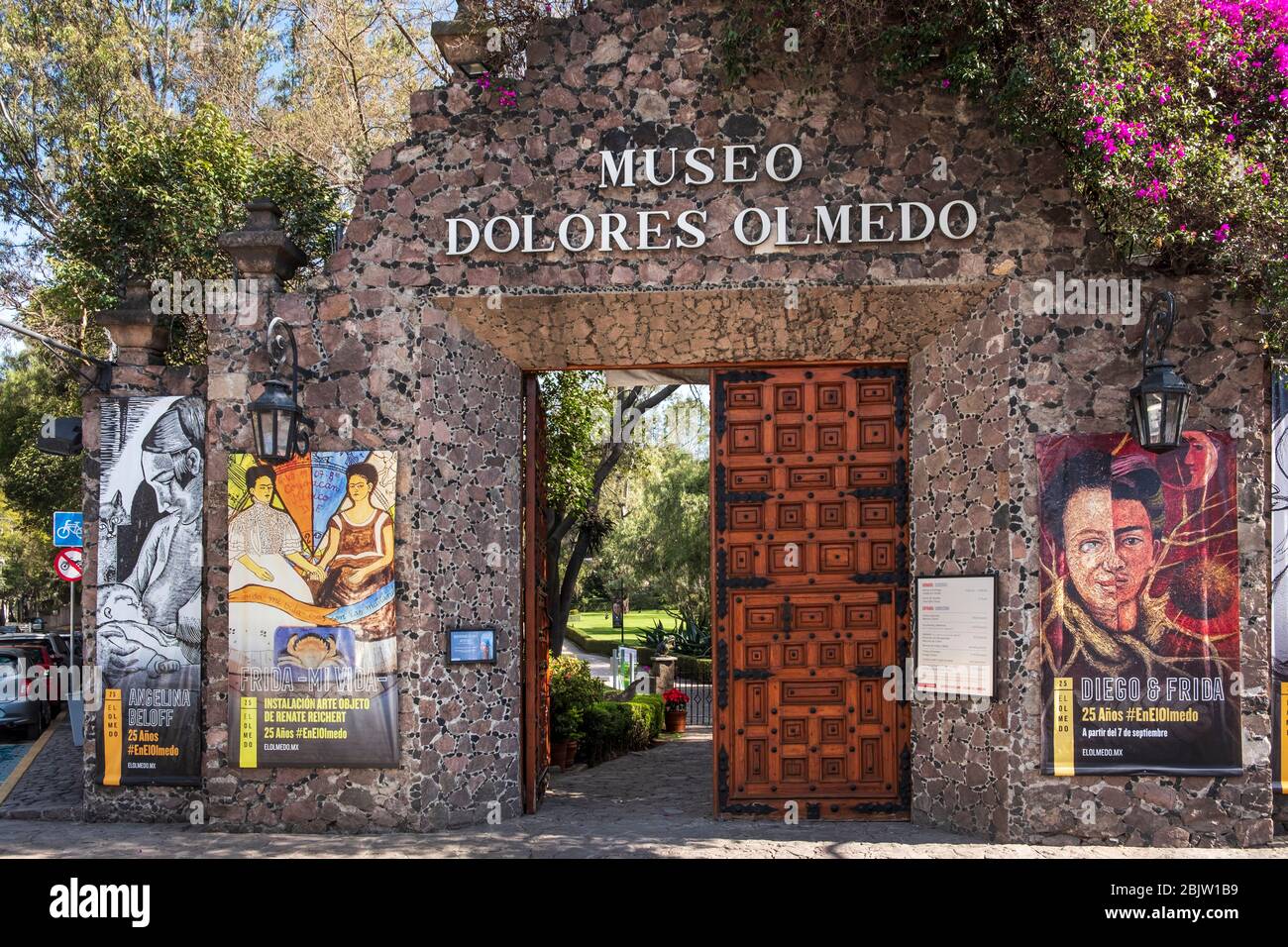 Ingresso al Museo Dolores Olmedo con la famosa collezione di Frida Kahlo e Diego Rivera, Città del Messico, Messico Foto Stock