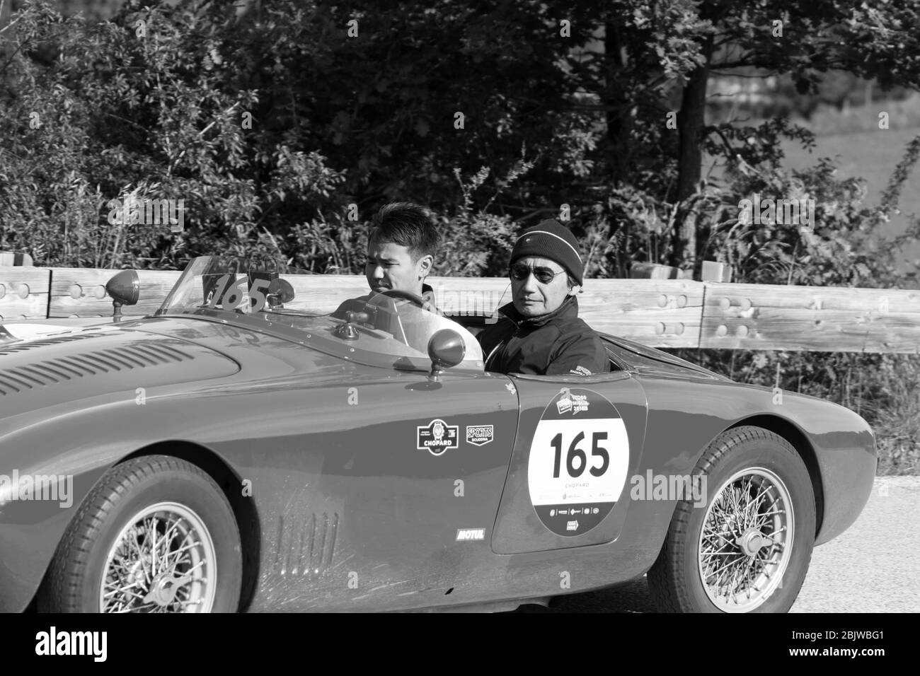 PESARO COLLE SAN BARTOLO , ITALIA - 17 - 2018 MAGGIO : O.S.C.A. MT4 1100 2AD 1949 auto da corsa in rally Mille miglia 2018 il famoso storico italiano Foto Stock