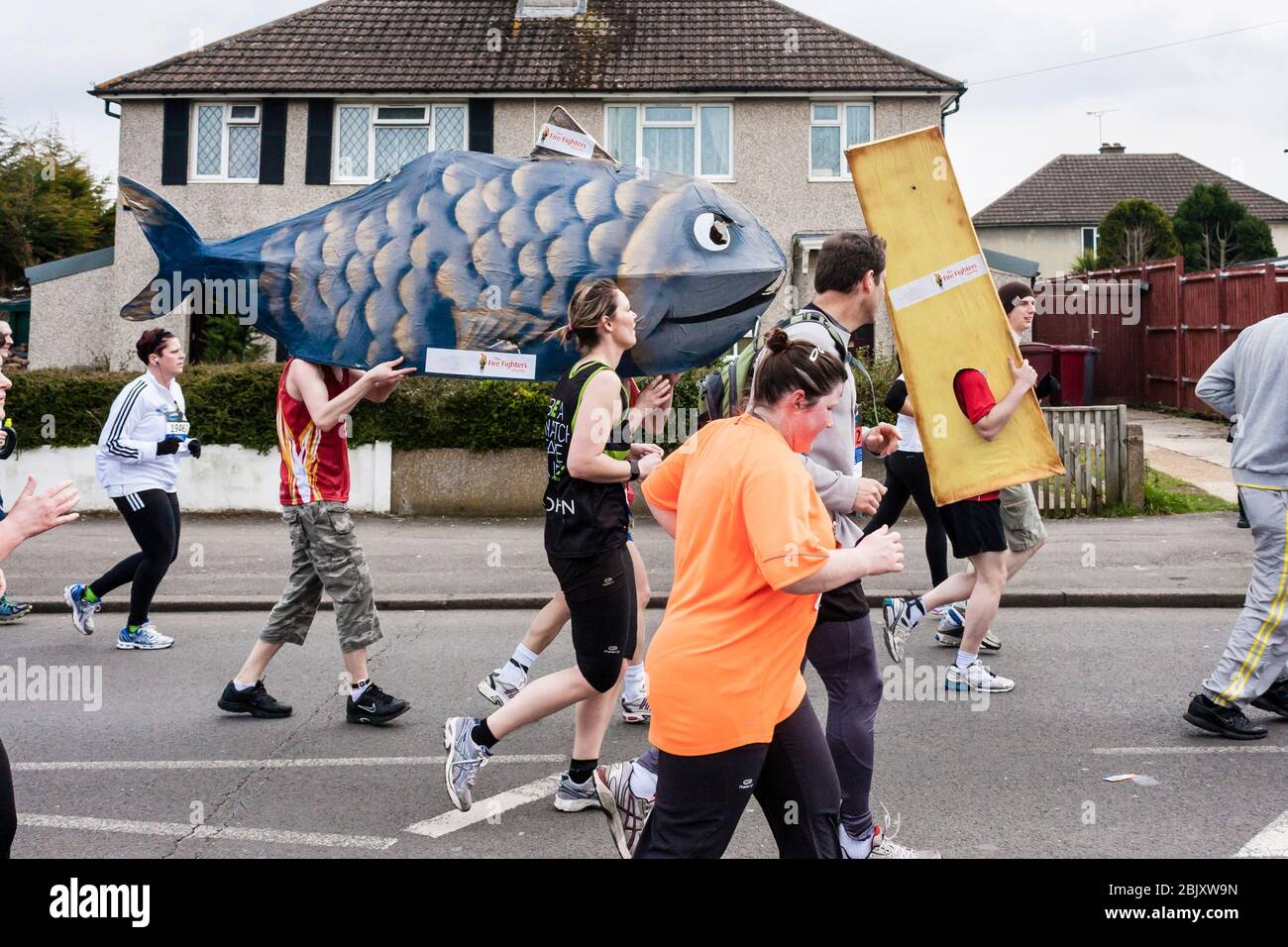 Concorrenti nella metà della Maratona di lettura 2011, Reading, Berkshire, Inghilterra, GB, Regno Unito Foto Stock