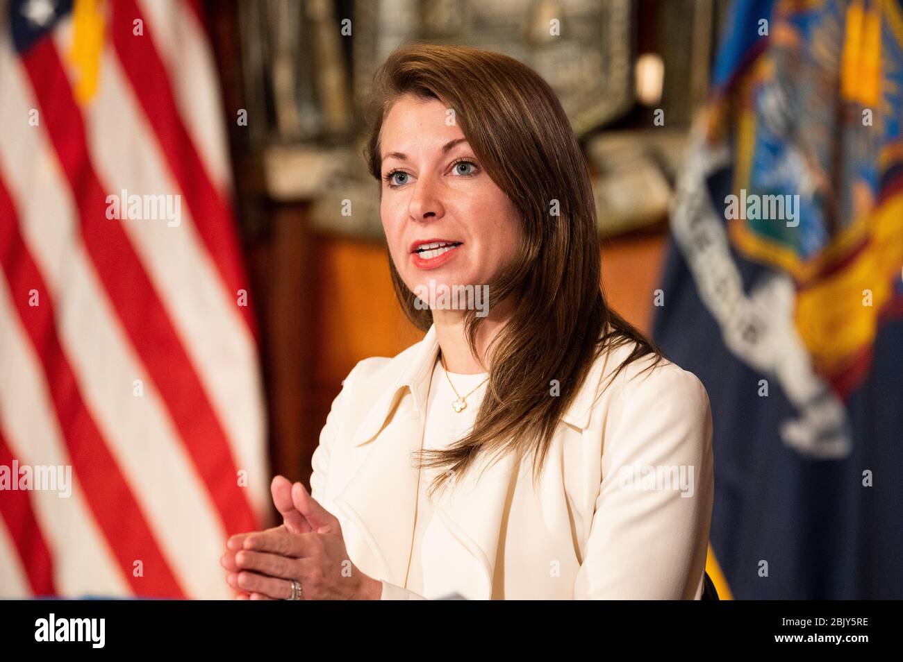 Melissa DeRosa, Segretario del Governatore Cuomo, durante una conferenza stampa sul virus corona al Campidoglio. Foto Stock