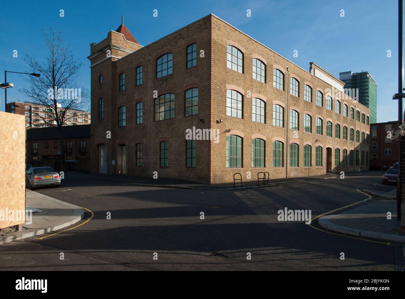 Convertito Warehouse Building Media Agency Editore Arts Louise Blouin Foundation 3 OLAF St, Notting Hill, Londra W11 4BE Foto Stock