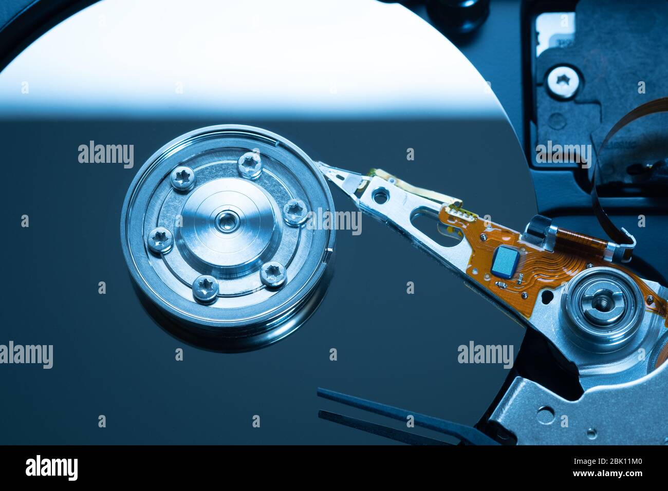 il disco rigido del computer sta leggendo informazioni sui dati, tecnologia Foto Stock