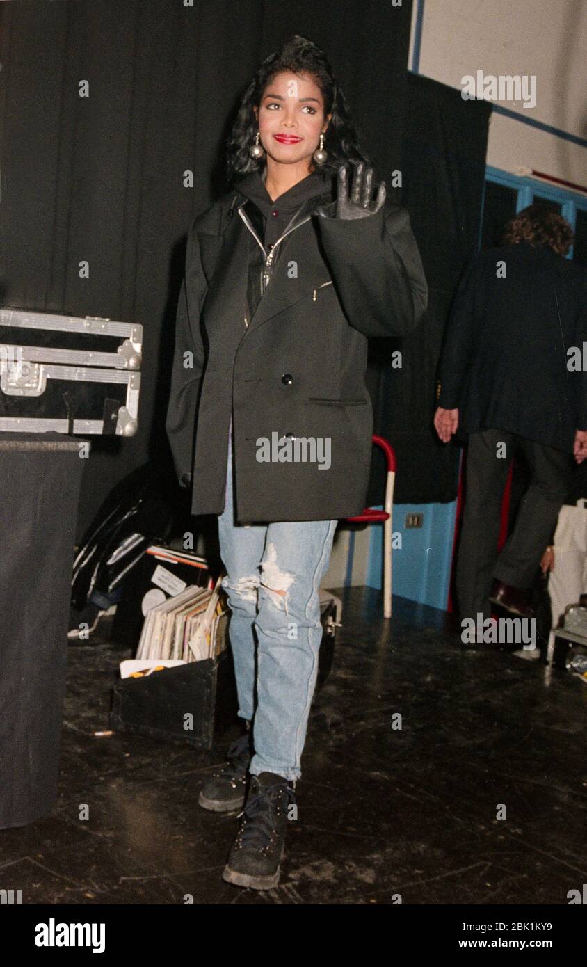 LONDRA, REGNO UNITO. 22 ottobre 1990: Cantante Janet Jackson al Platinum album party per il suo album Rhythm Nation 1814, Londra. Foto file © Paul Smith/Featureflash Foto Stock