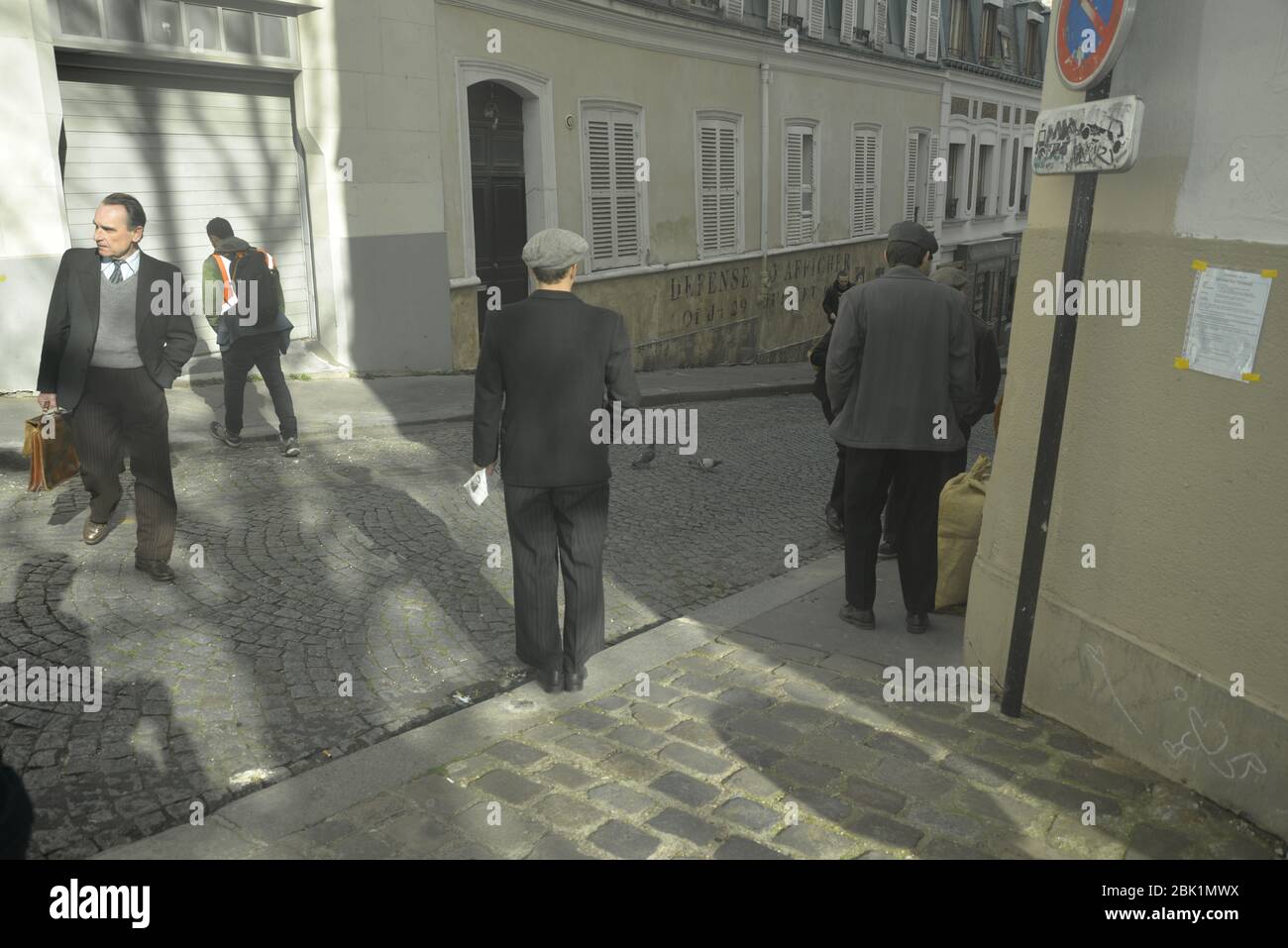 Scena di strada degli anni '40 a Parigi, pasakdek Foto Stock