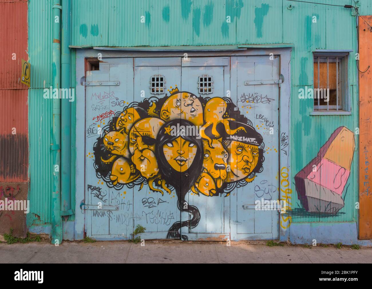 Graffiti, Street art nel centro storico di Valparaiso. Cile Foto Stock