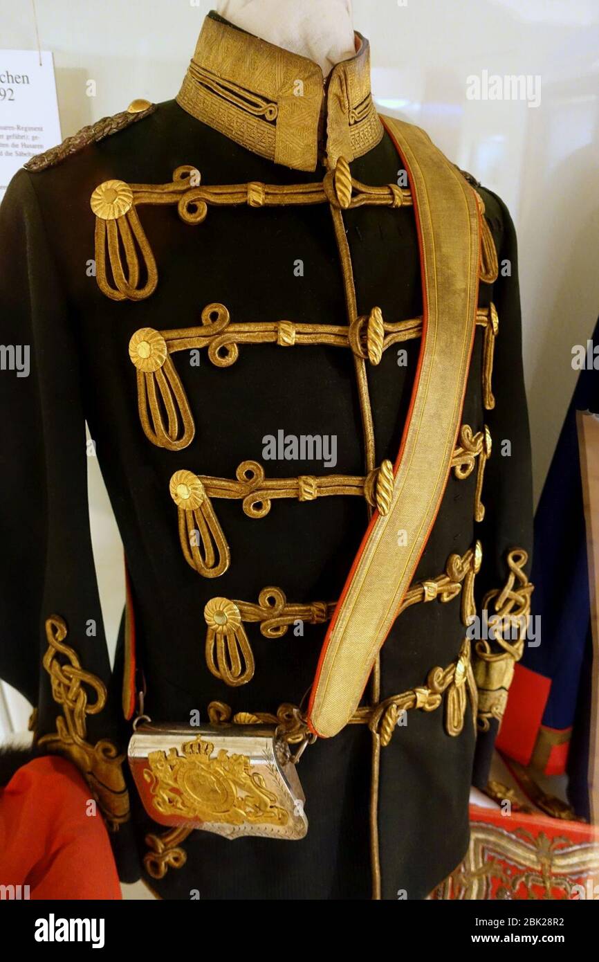 Giacca da hussar immagini e fotografie stock ad alta risoluzione - Alamy