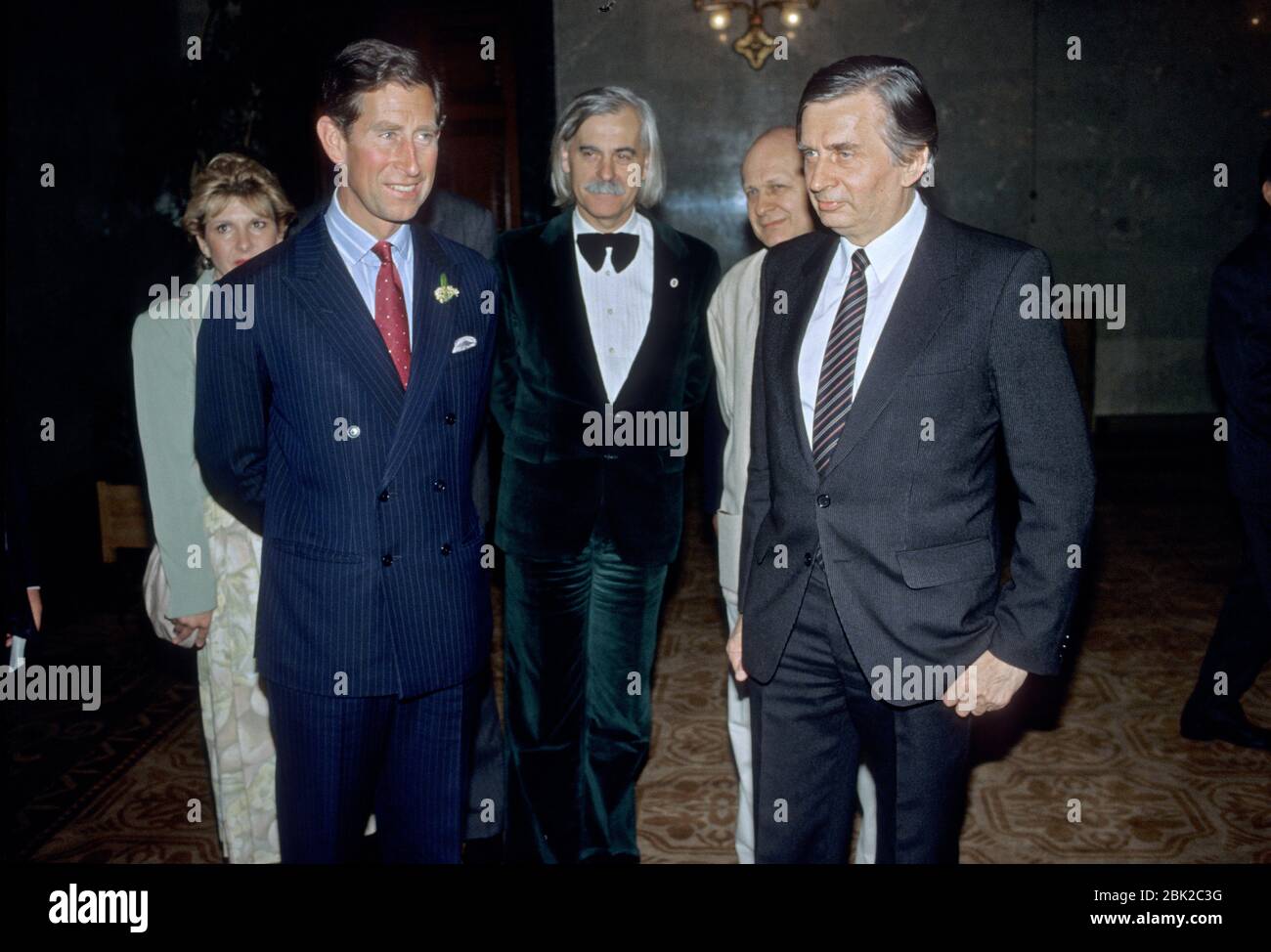 Il Principe di Galles, il Principe Carlo incontra il primo Ministro ungherese Jozsef Antall a Budapest durante il suo Royal tour in Ungheria, nel maggio 1990, accompagnato da Foto Stock