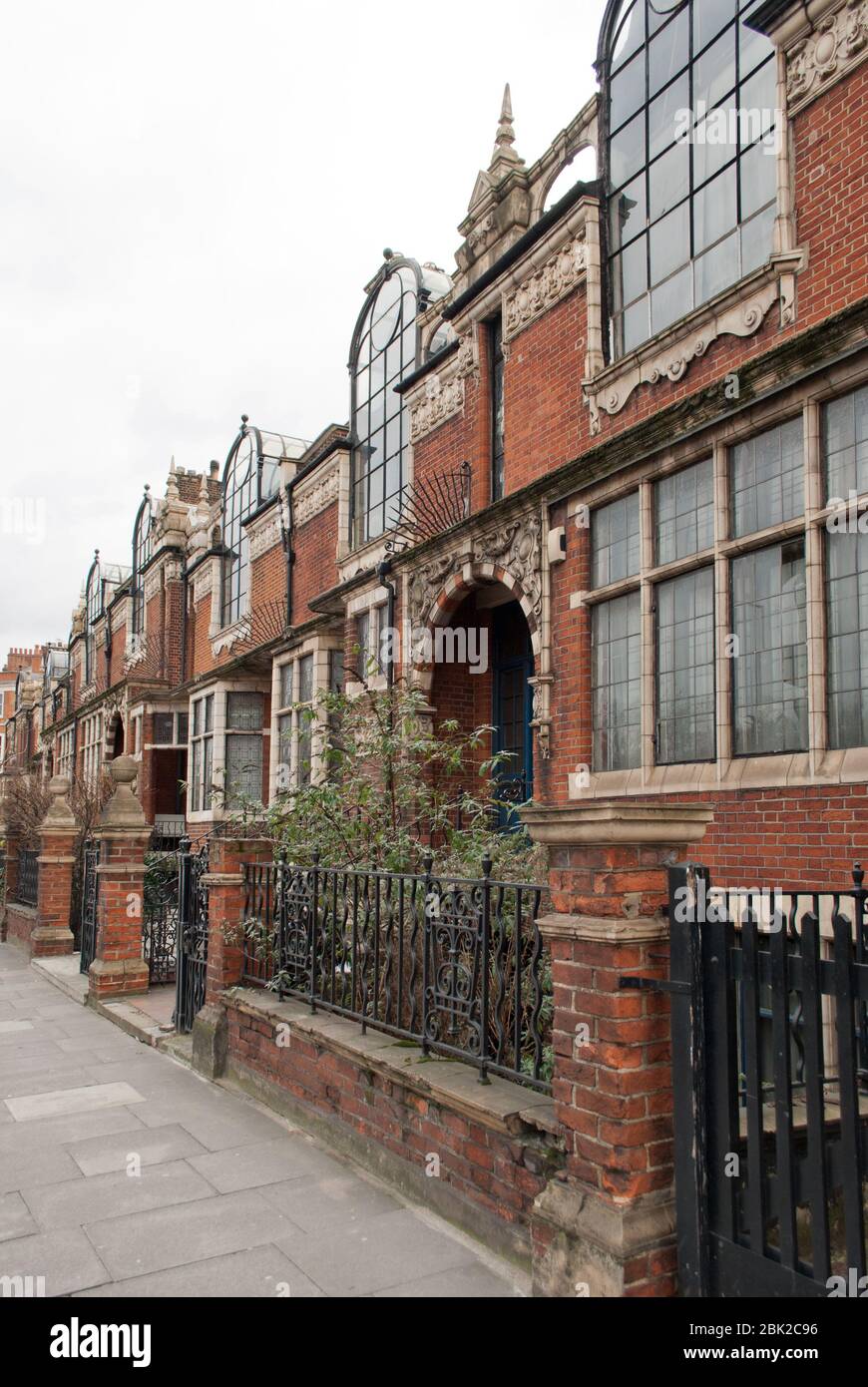 Artisti Talgarth Road West Kensington Barons Court St Pauls Studios 135 Talgarth Rd, Hammersmith, Londra W14 9DA di Frederick Wheeler Architect Foto Stock