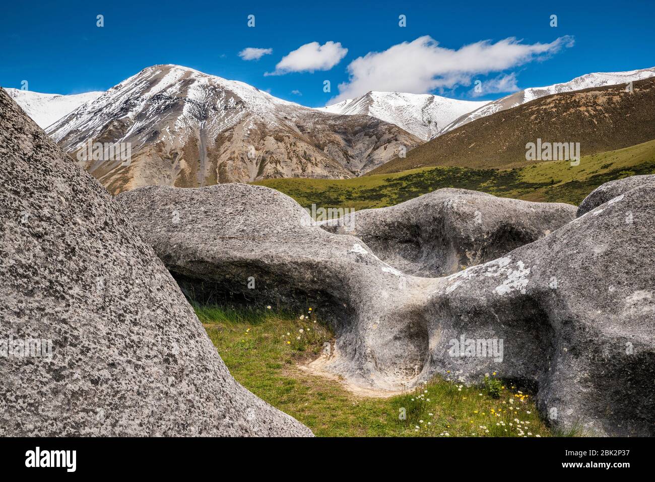 Massi calcarei Castle Hill, Kura Tawhiti Conservation Area, Craigieburn Range, Alpi del Sud, Canterbury Region, South Island, Nuova Zelanda Foto Stock