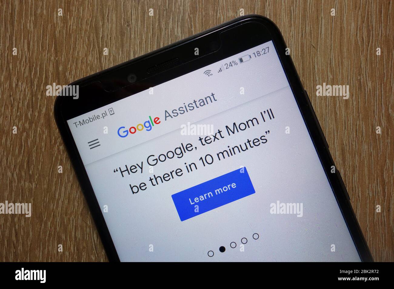 Sito Web Google Assistant visualizzato sullo smartphone Foto Stock