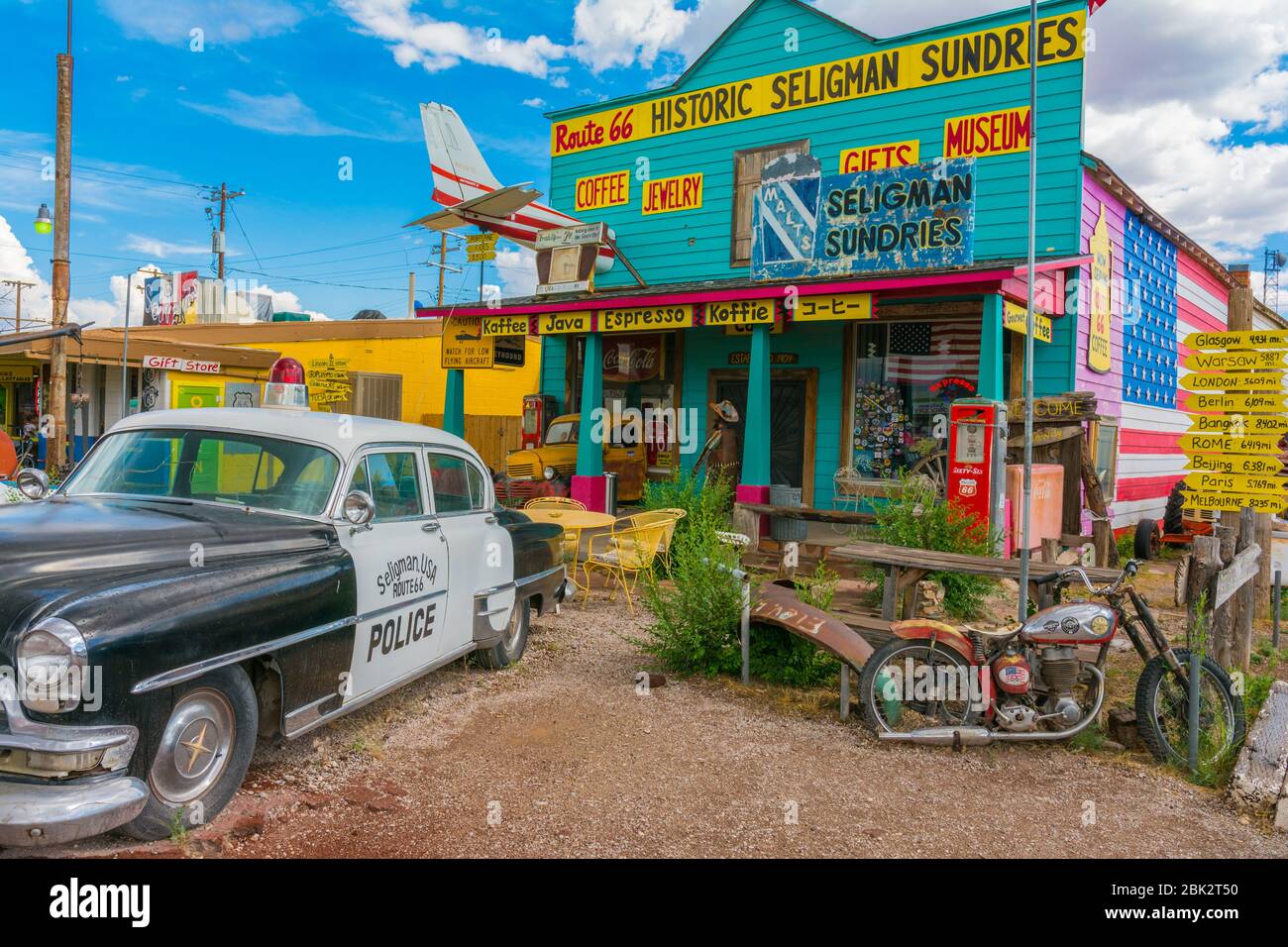 Seligman, Arizona, USA - 26 luglio 2019: Seligman, attrazione turistica sosta durante il viaggio su strada 66 Foto Stock