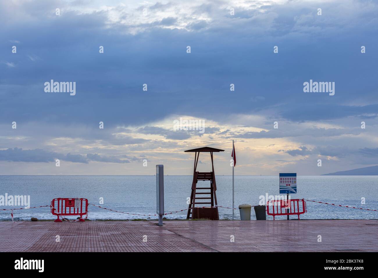 Spiagge vuote nelle zone turistiche di Costa Adeje, Tenerife, Isole Canarie, Spagna Foto Stock