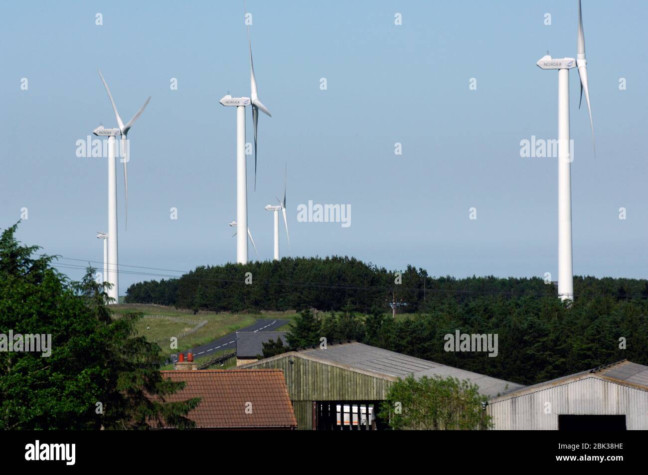 Parco eolico in campagna NE Inghilterra Foto Stock