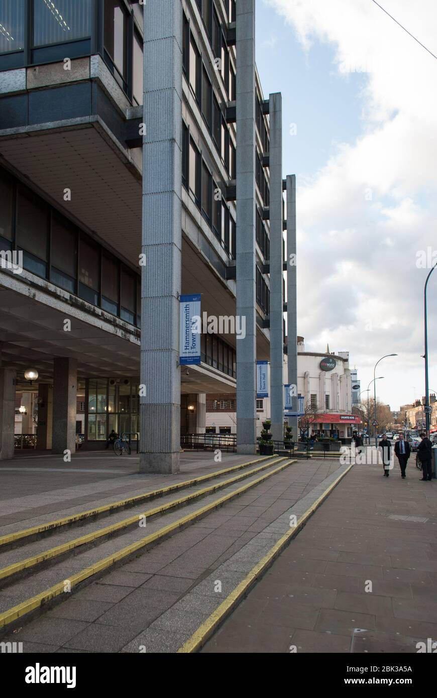 Municipio architettura Consiglio costruzione calcestruzzo vetro Hammersmith Town Hall estensione King St, Hammersmith, Londra W6 9JU Foto Stock