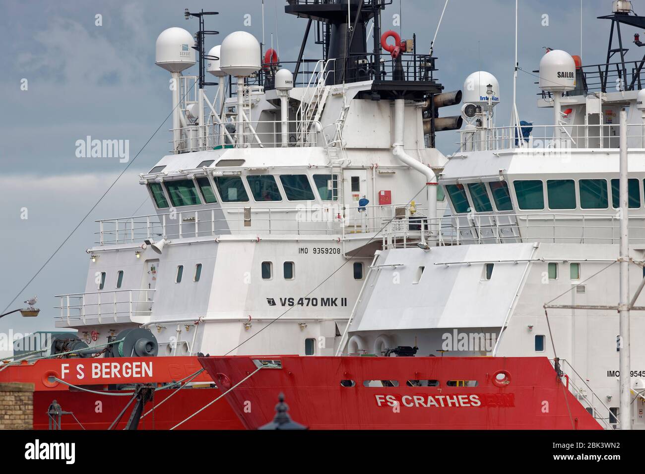 Le navi di fornitura offshore FS Bergen e FS Crafhes sono attravate nel porto di Leith, Edimburgo Foto Stock