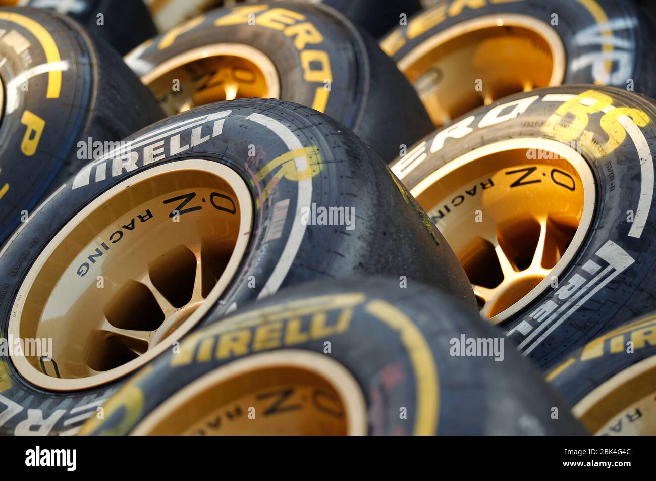 Monza, Italia. 11 settembre 2011. Monza, Italia - 11 settembre 2011: Campionato del mondo FIA F1 Formula 1 con pneumatici Pirelli, pneumatici, Reifen, Paddock, Formel 1 | utilizzo nel mondo Credit: dpa/Alamy Live News Foto Stock