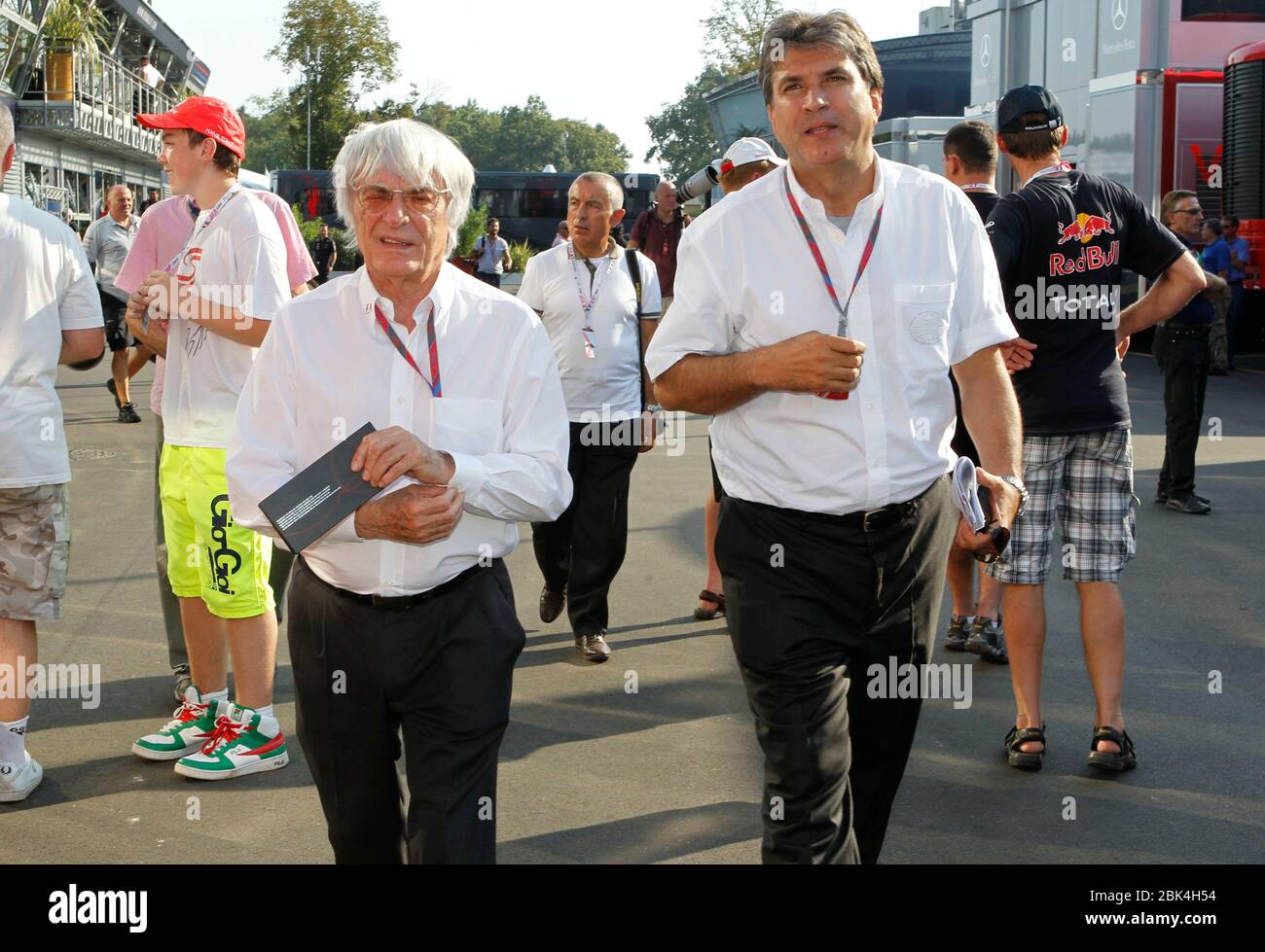 Monza, Italia. 11 settembre 2011. Monza, Italia - 11 settembre 2011: Campionato del mondo FIA F1 Formula uno con Bernie Ecclestone e Pasquale Lattuneddu, FOM Management | Usage worldwide Credit: dpa/Alamy Live News Foto Stock