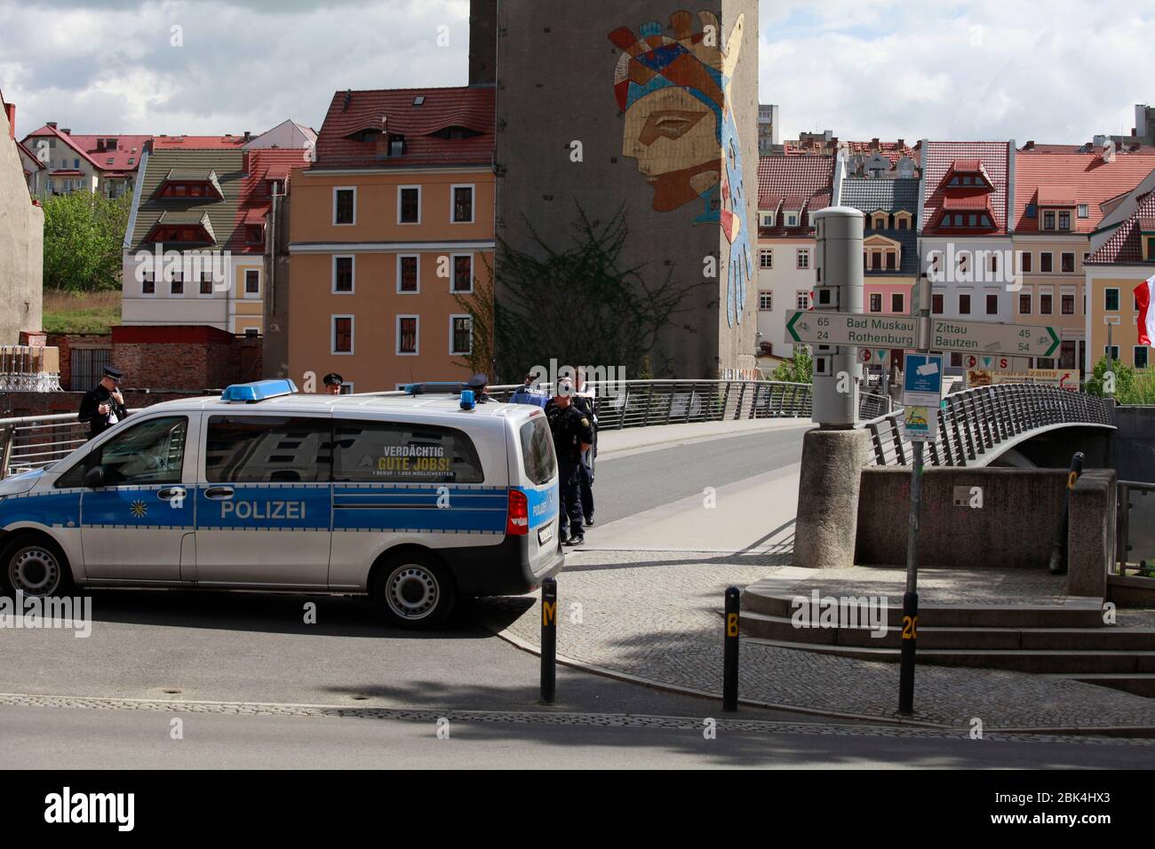 Weggen der anberaumten veranstaltungen wurde die Altstadtbrücke von Görlitz nach Zgorzelec durch die Polizei gesperrt.Görlitz 01.05.2020 Foto Stock