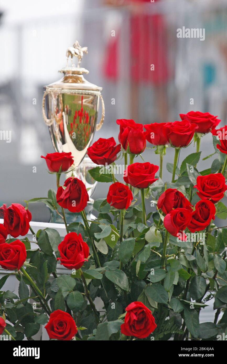 5 maggio 2012, Louisville, Kentucky Churchill Downs The Kentucky Derby Trophy and Roses Foto Stock
