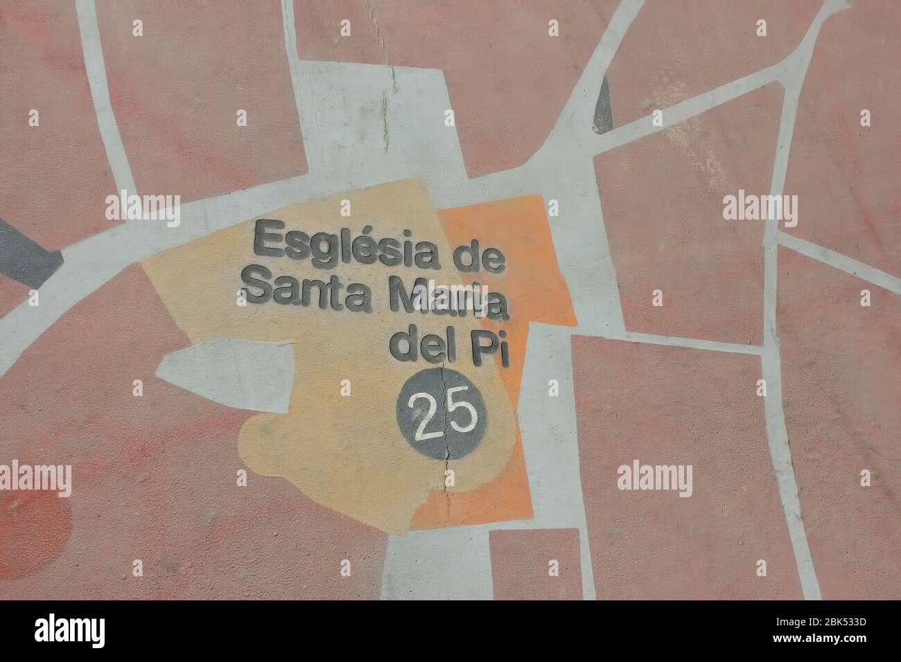 Una mappa sulla pavimentazione nella strada accanto all'Arco di Trionfo. Barcellona, Catalogna, Spagna. Foto Stock