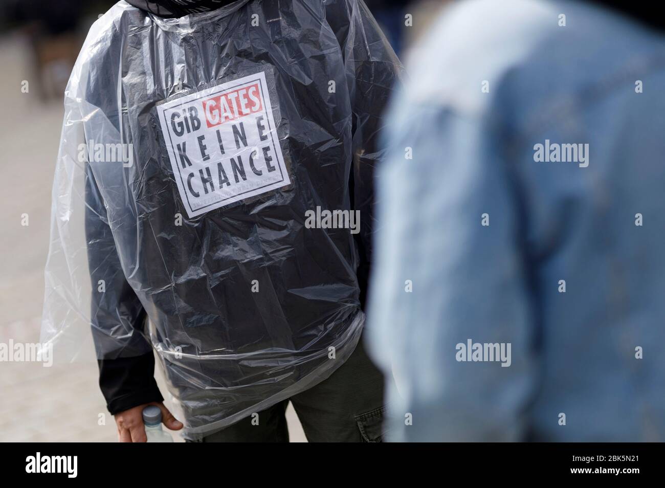 Oppositori della vaccinazione il 1 maggio nel centro di Colonia. Koln, 1° maggio 2020 | utilizzo in tutto il mondo Foto Stock
