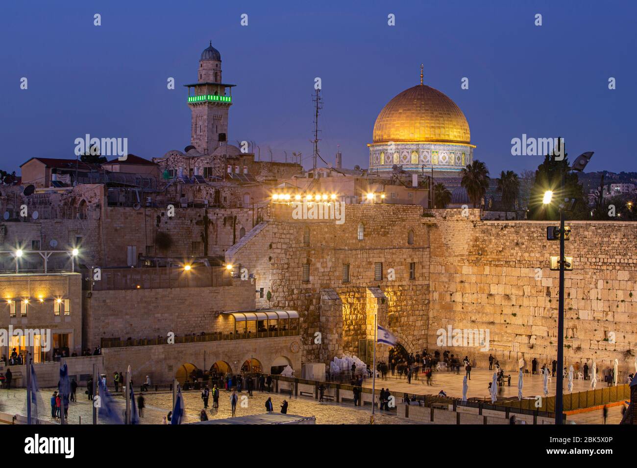 Muro occidentale al crepuscolo nella Città Vecchia di Gerusalemme, Israele Foto Stock