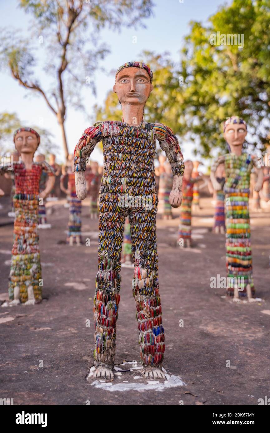 Il Giardino delle rocce di Chandigarh è un giardino di sculture in Chandigarh, India. È anche conosciuto come il giardino roccioso di Nek Chand dopo il relativo fondatore Nek Chand Sain Foto Stock