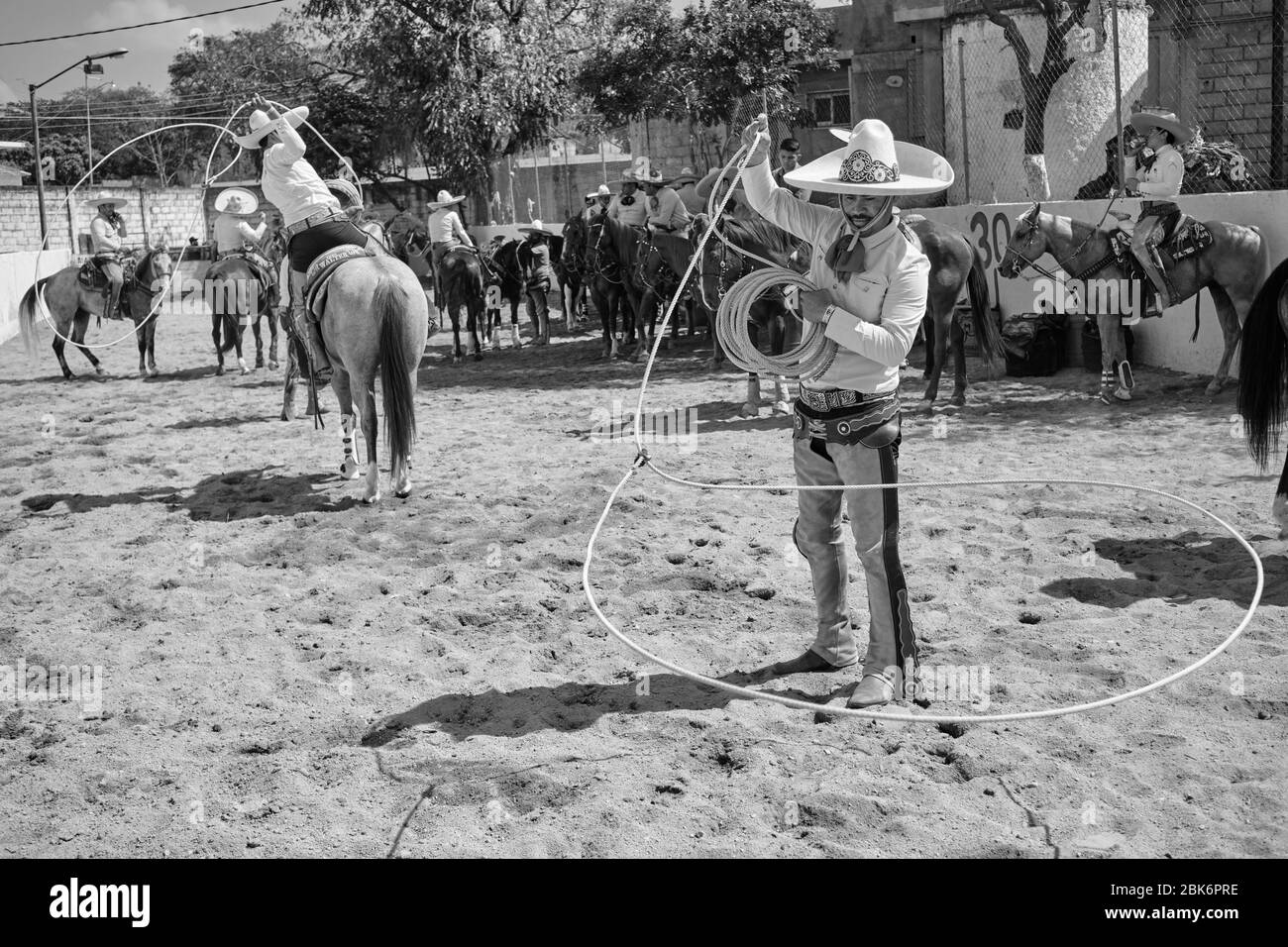 Charrerias sono l'equivalente messicano dei rodei. Per tre giorni i partecipanti hanno lottato per ottenere il massimo numero di punti nei diversi tes Foto Stock