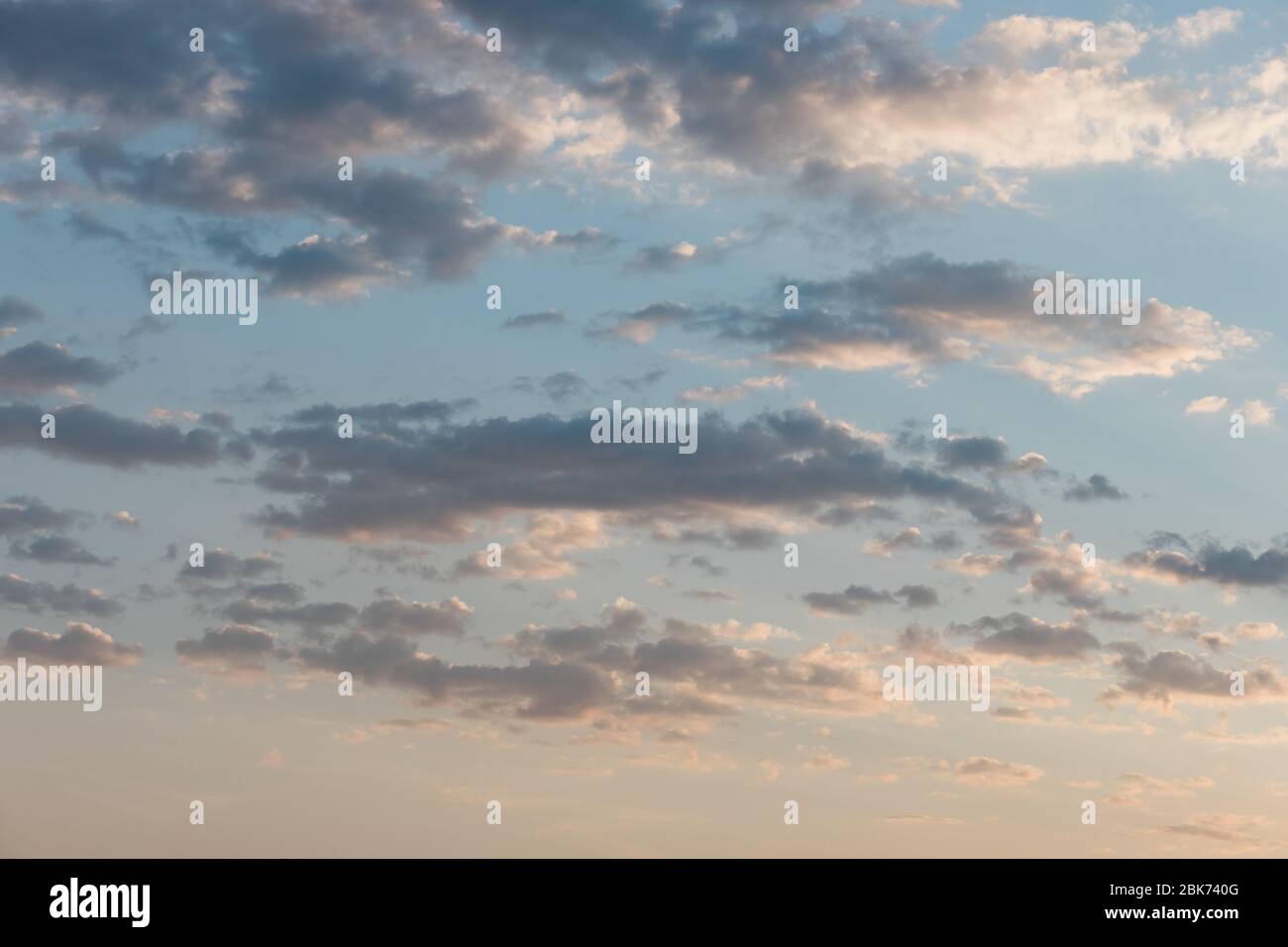 Cielo e nuvole al tramonto Foto Stock