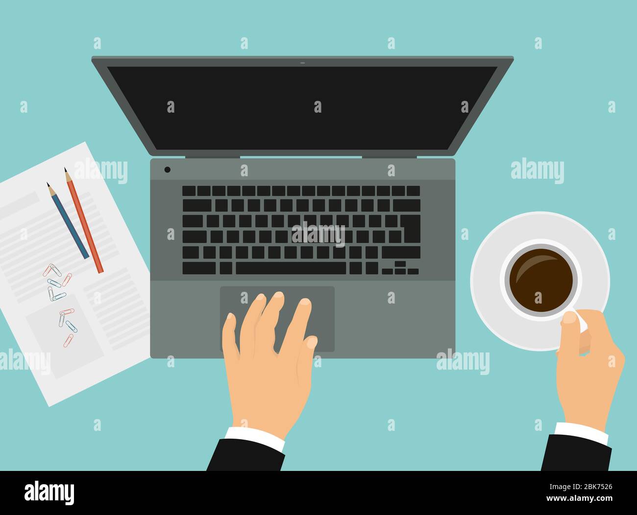 Illustrazione piatta del design della mano di un manager che tiene una tazza di caffè e lavora su un computer portatile. Carta e matite sul piano del tavolo - vista dall'alto vettoriale Illustrazione Vettoriale