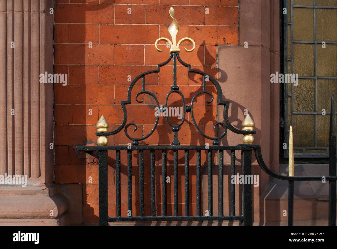 Architettura Red Brick classica vittoriana Cutlers Hall del XIX secolo, 4 Warwick Ln, Londra EC4M di T. Tayler Smith Foto Stock