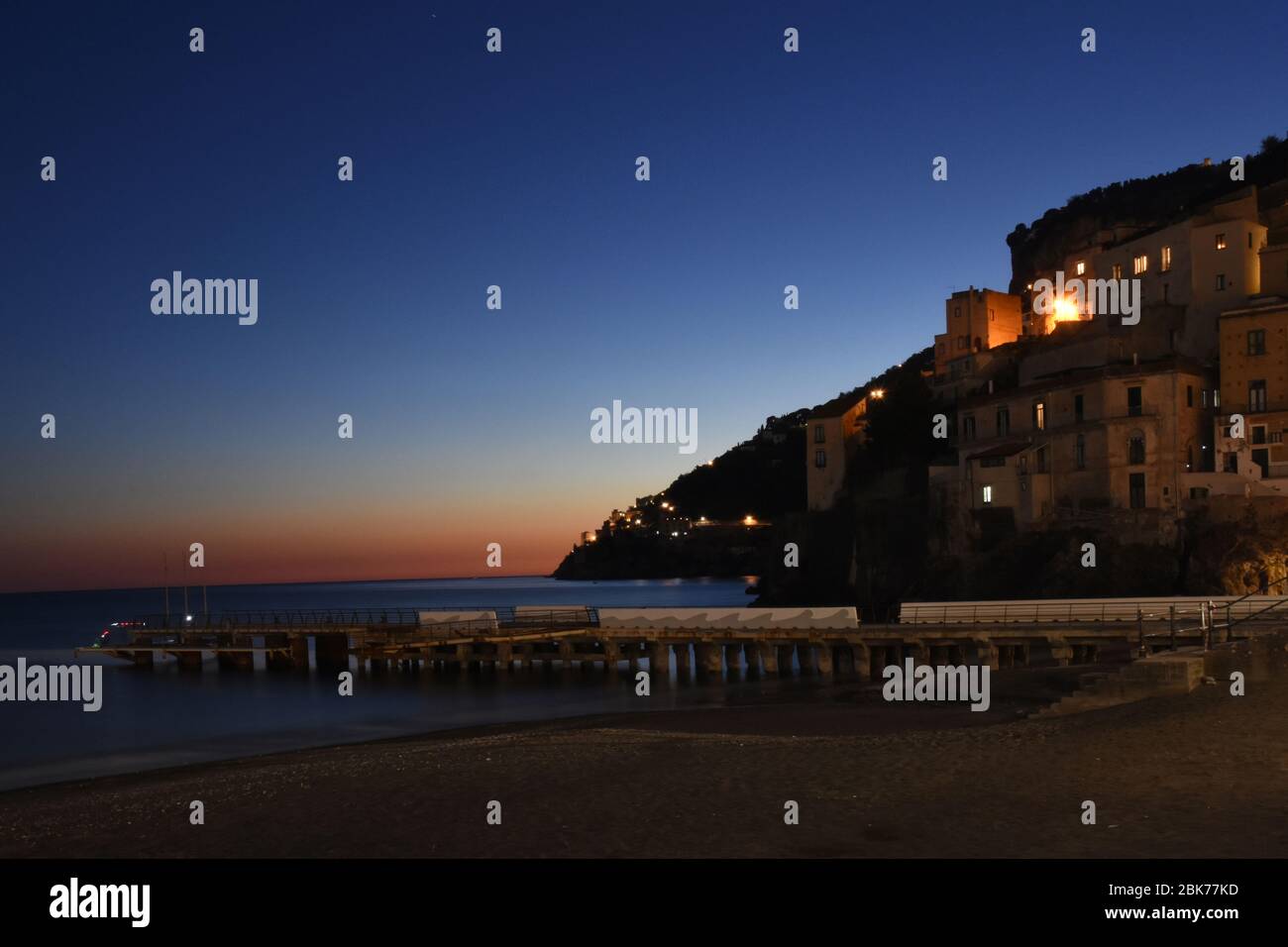 Vista panoramica sul borgo marinaro di minori in Italia Foto Stock Vista panoramica sul borgo marinaro di minori in Italia Foto Stock